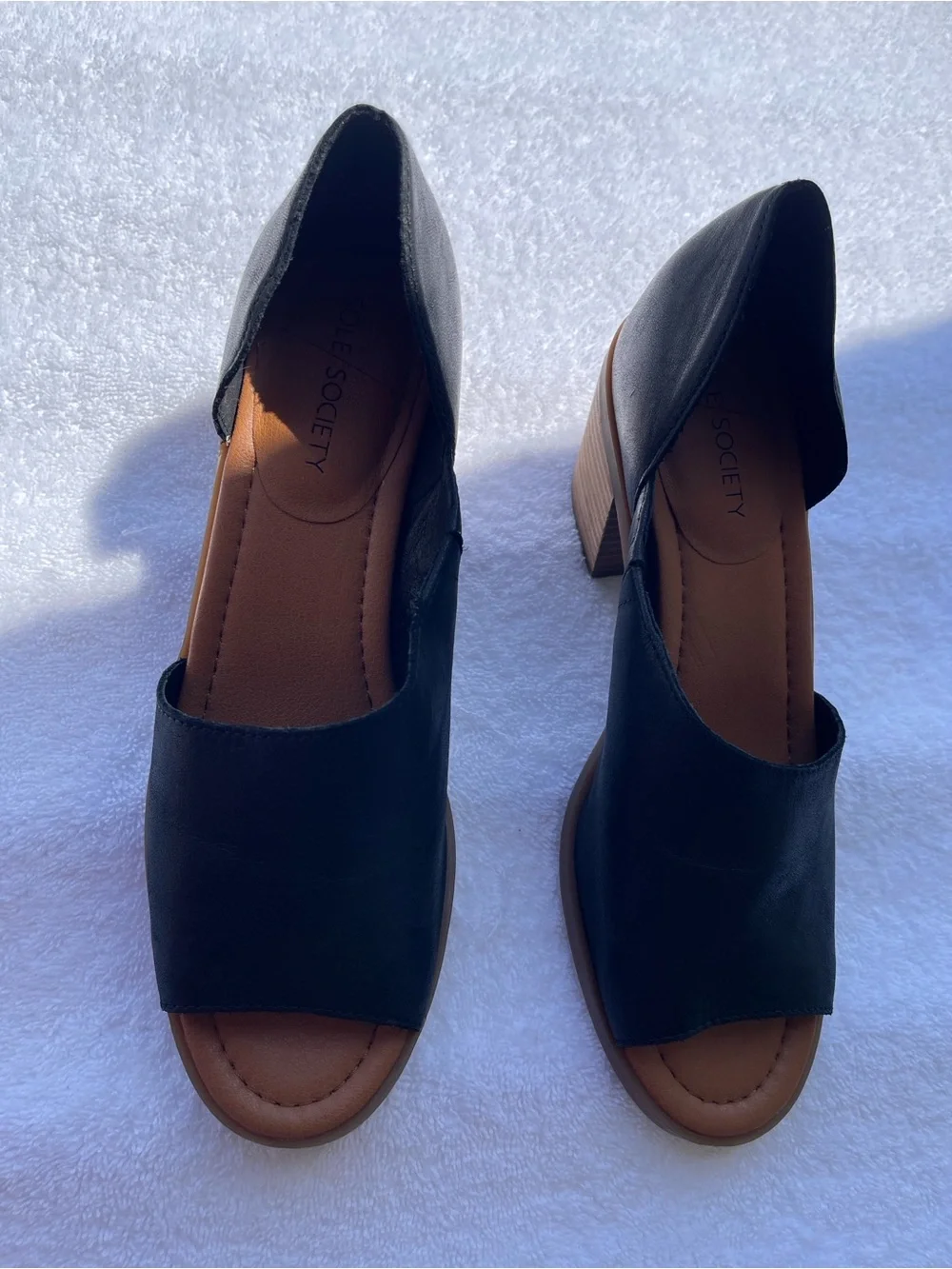 Sole Society Black Leather Peep Toe Cutout Block Heel Sandals Size 8.5M / 39